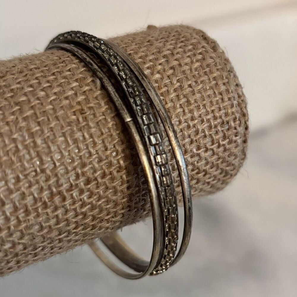 Set Of 3 Zara Textured And Solid Round Bangle Fashion Bracelets Silver-tone 2 3/